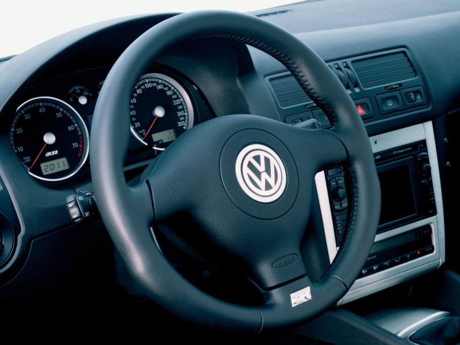  Volkswagen Golf R32 2002 года  (фото 6 из 38)